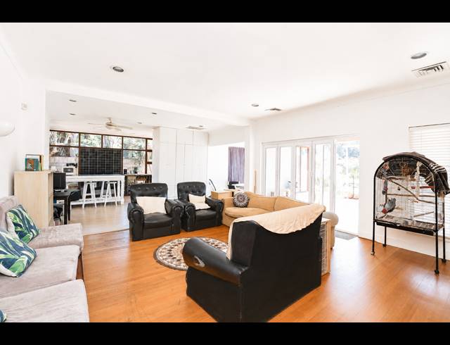 5 BEDROOM HOUSE FOR SALE IN GLENWOOD